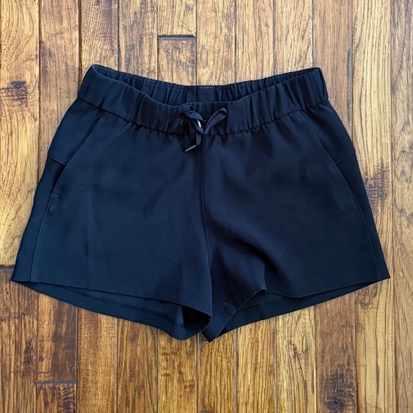 lululemon athletica Pants - Lululemon On the Fly Athletic Short, 2.5"inch, Size 6, Black
